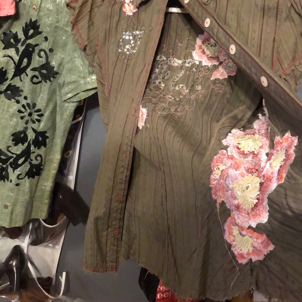Johnny Was Embroidered button down - Picture 6 of 8